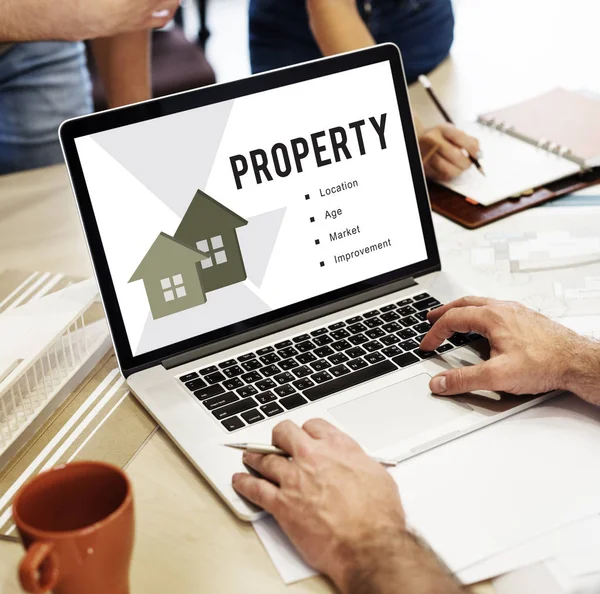 Architect working on laptop — Stock Photo, Image