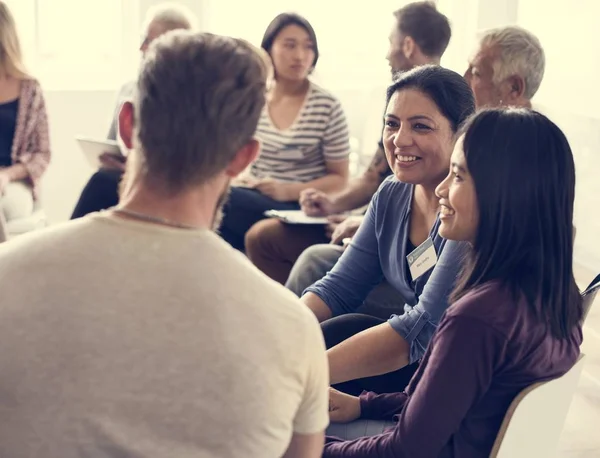 Persone al Meeting in ufficio — Foto Stock