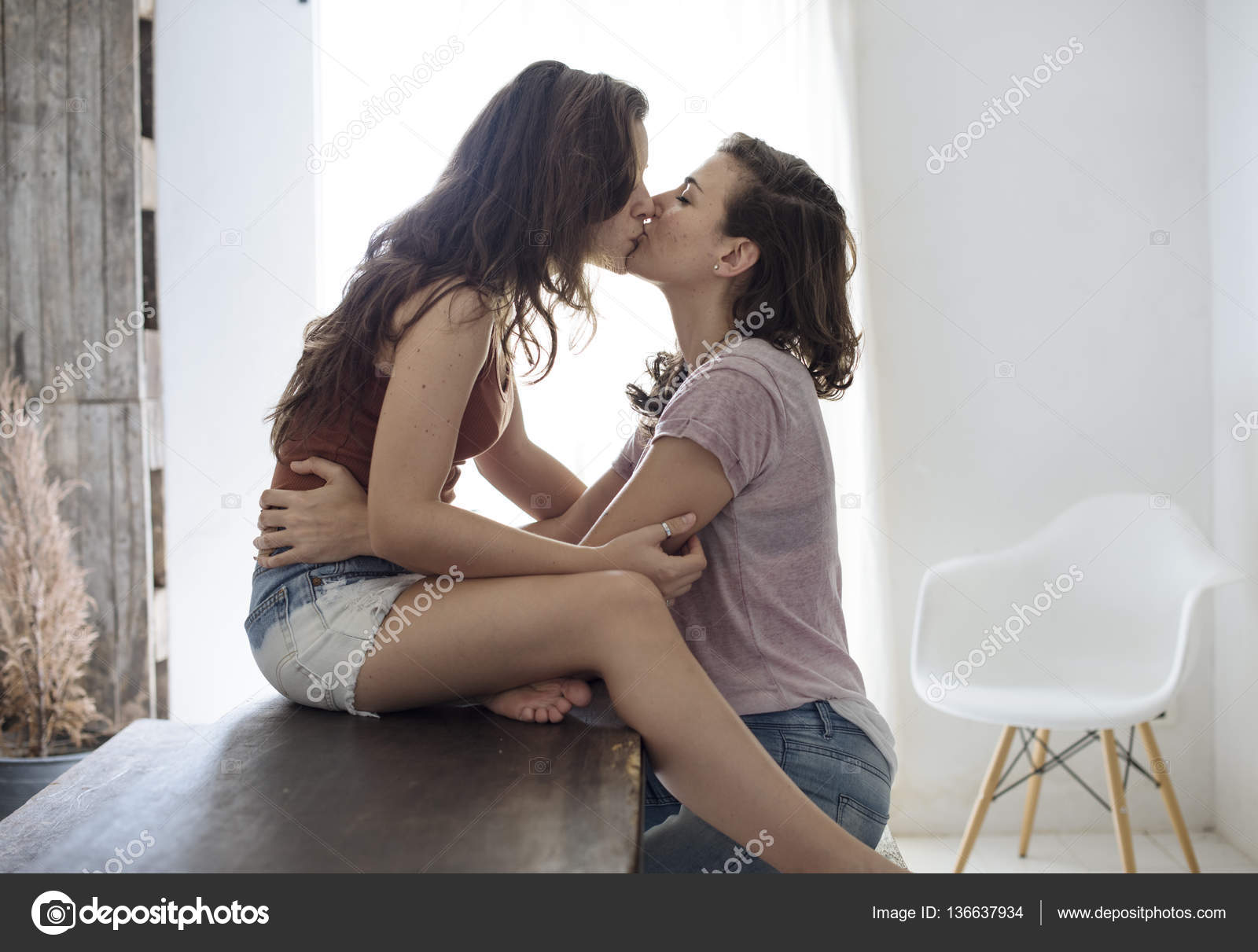 Lesbian Makeing Out