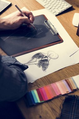  Moda Tasarımcısı Showroom çalışma
