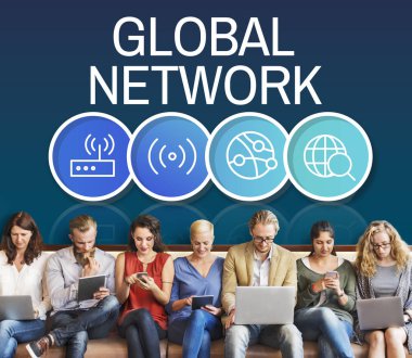 farklı aygıtlar kullanan kişiler