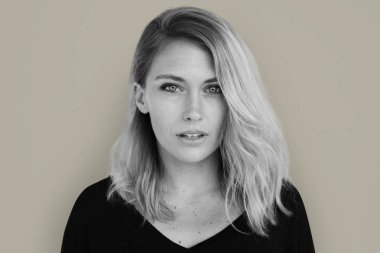 Genç sarışın Bayan Studio