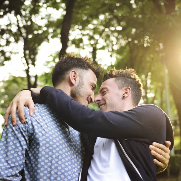 Gay par förälskade — Stockfoto