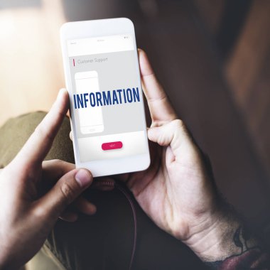 Cep telefonu kullanan kişi