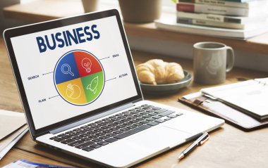 Çalışma Masası üstünde laptop