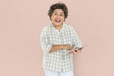 Studio kadın kıdemli 