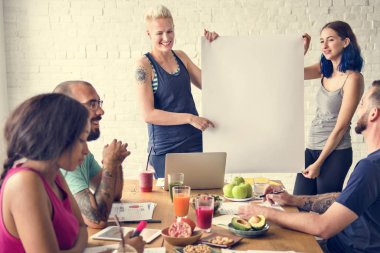 insanlar having kahvaltı 