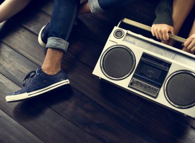 Genç arkadaş radyo grubu
