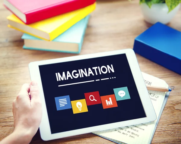 kişi holding dijital tablet