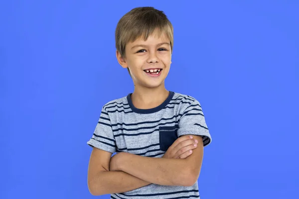 Niño posando en el estudio — Foto de Stock