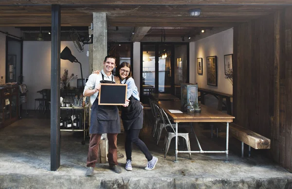 Baristas descansando perto de Coffee Shop — Fotografia de Stock