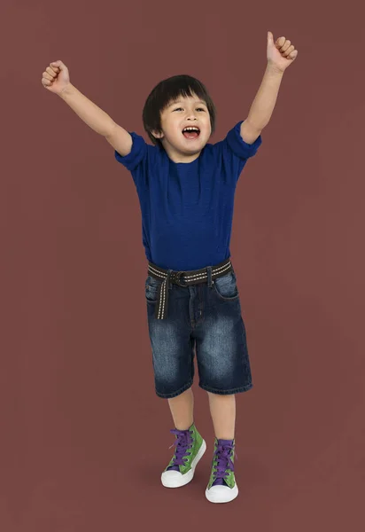 Азіатський хлопчик постановки в студії — стокове фото