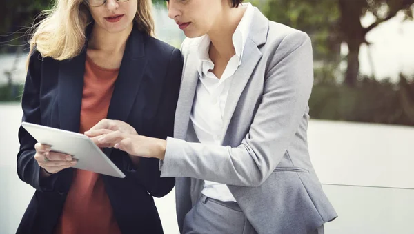 Mooie zakelijke vrouwen — Stockfoto