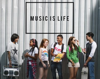 genç arkadaş grubu