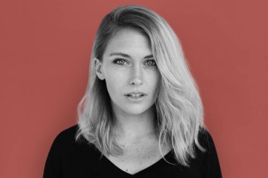 Genç sarışın Bayan Studio