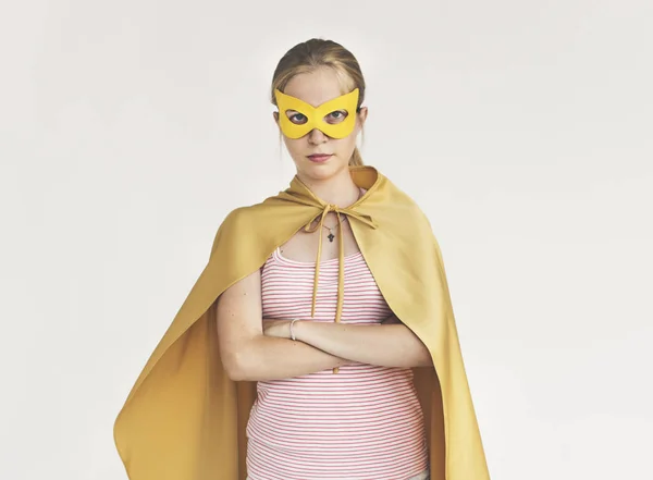 Noszenie kobieta maska superbohatera — Zdjęcie stockowe
