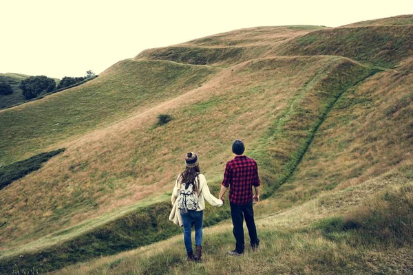 Pareja joven al aire libre —  Fotos de Stock