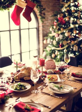 Noel Kutlamaları ve Yemek masasi