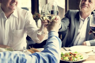 İş insanlar yemek ve içme