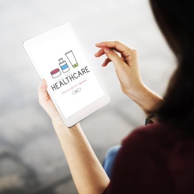 Dijital tablet tarama kadın