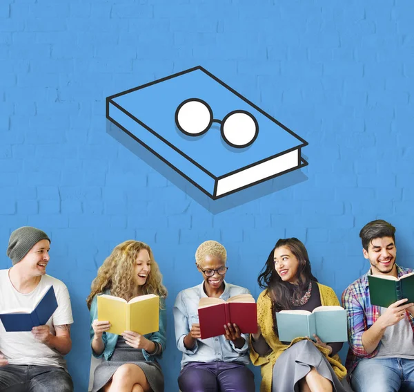 kitapları okuyan kişiler