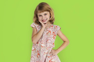 Stüdyoda neşeli kız