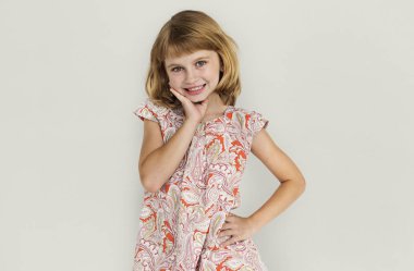 Stüdyoda neşeli kız