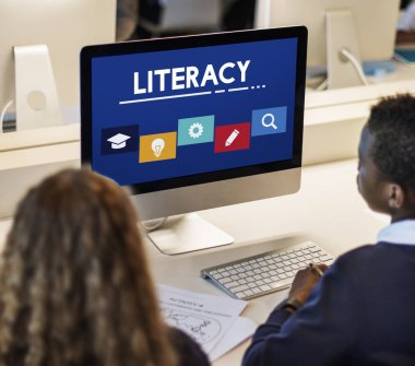 sınıf öğrencilerin bilgisayar kullanarak