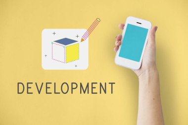 Akıllı telefon tutan kadın