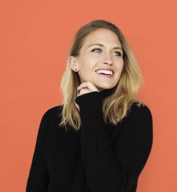 Kafkas kadın gülümsüyor