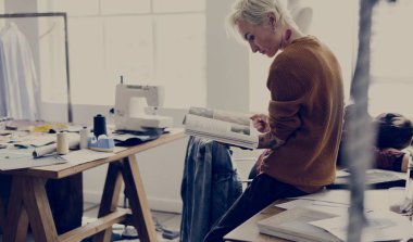  Moda Tasarımcısı Showroom çalışma