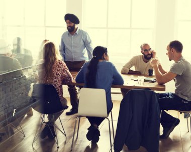 Office toplantıda insanlar