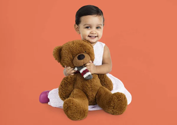 Meisje met teddybeer — Stockfoto