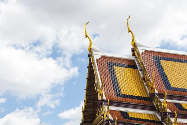 Templul budist în stil thailandez — Fotografie, imagine de stoc