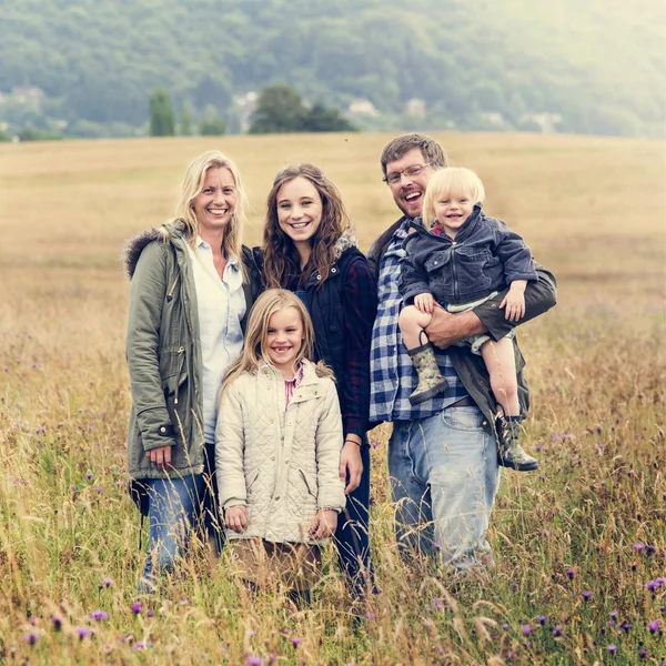 Family spending time in nature — Stock Photo, Image