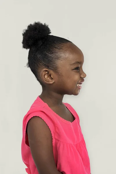 Pequena menina africana no estúdio — Fotografia de Stock