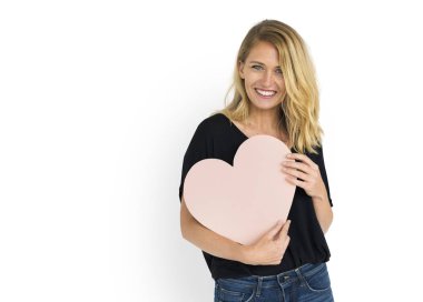 Studio neşeli beyaz kadın