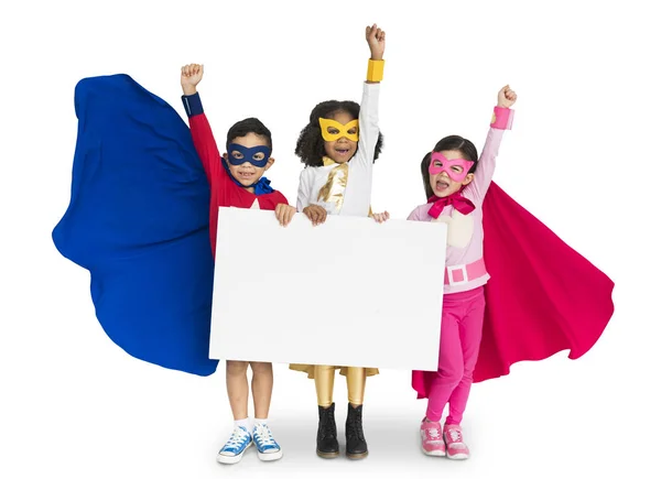 Bambini in costume supereroi — Foto Stock