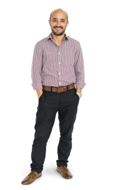  stüdyoda gülümseyen adam