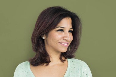 kadın stüdyoda poz