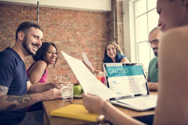 insanlar having kahvaltı 