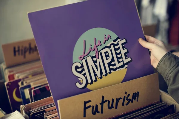 Menina segurando vinil Record — Fotografia de Stock