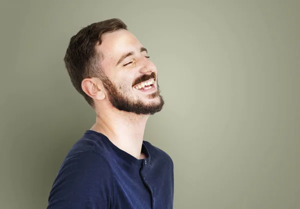 Vacker leende man — Stockfoto