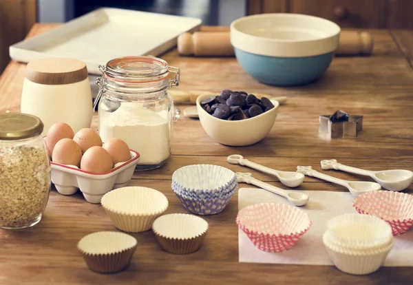 Ingrediente de coacere pe masă — Fotografie, imagine de stoc