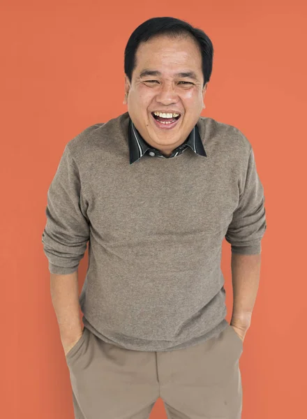 笑いの成熟したアジアの男 — ストック写真