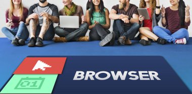 Dijital aygıtlar kullanan insanlar