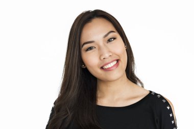 kadın stüdyoda poz 