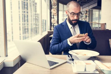 İş kişi kapalı yemek