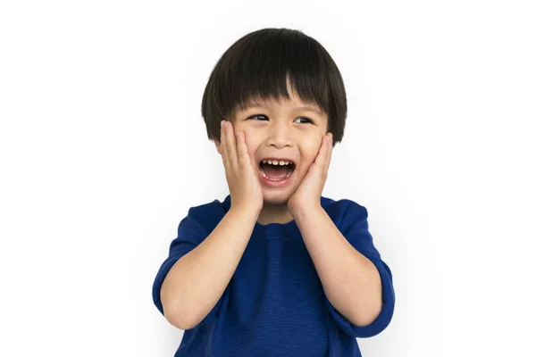 Strach asijské chlapce s otevřenou hubou — Stock fotografie