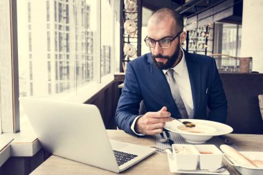 Kafede iş iş kişi